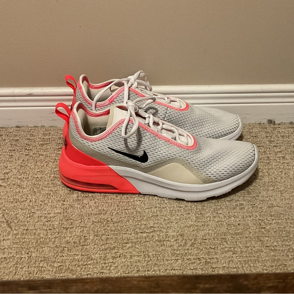 Womens Nike Air Max Trainers sz 11.5
